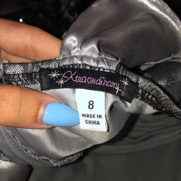 Child’s Dress - Picture 2 of 3